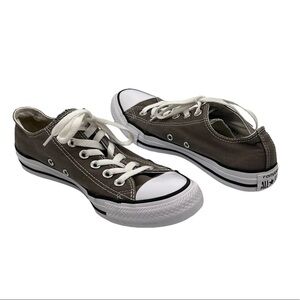 Converse Gray Chuck Taylor All Star Classic Sneakers Size 8 Women’s (6 Men’s)